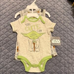 Star Wars Light Gray & Lime Baby Yoda Onesie